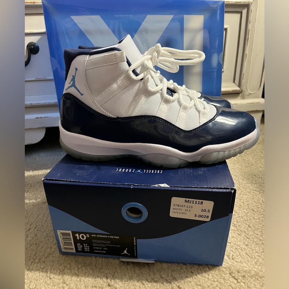 Size 8 - Jordan 11 Retro Win